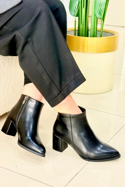 ÖN SİVRİ KALIN TOPUKLU BOT S850