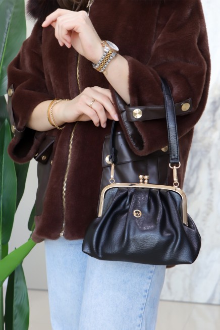 THN ÜST KİLİT DETAY BÜZGÜLÜ ÇAPRAZ ÇANTA THN029